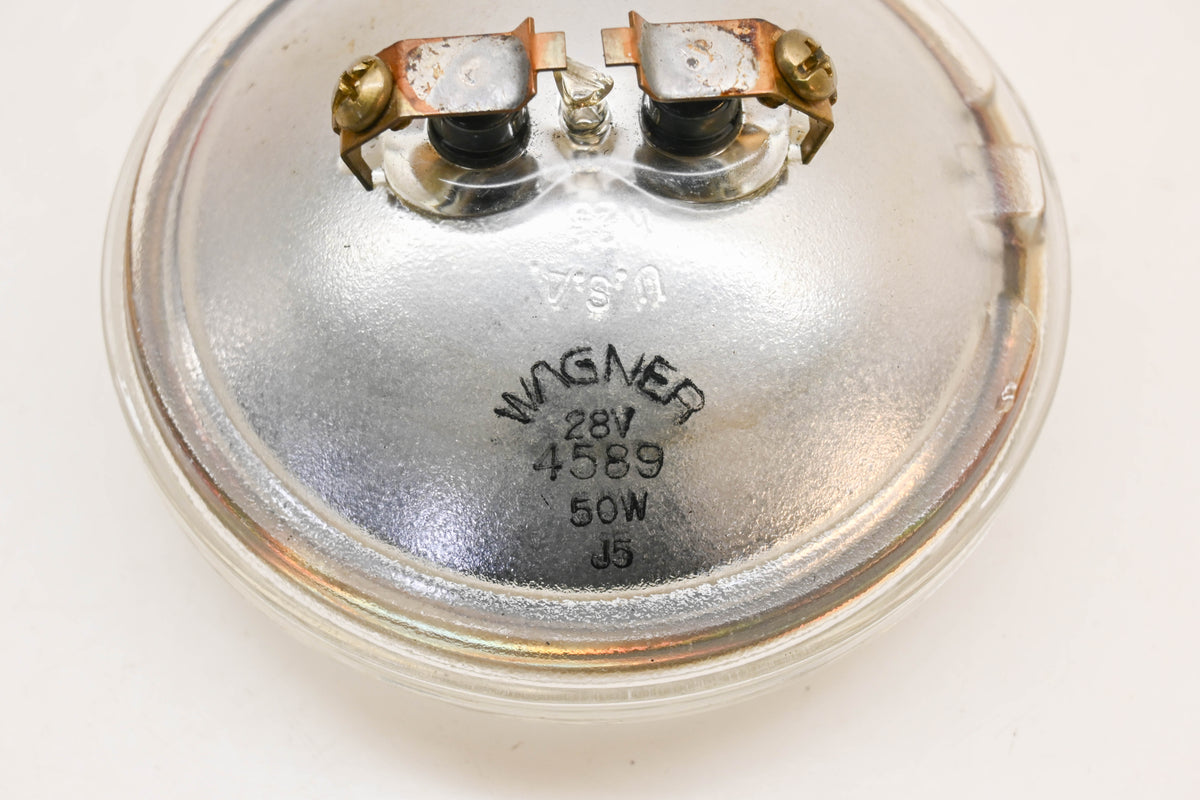 Wagner 4589, 35-531 Sealed Beam Light NOS
