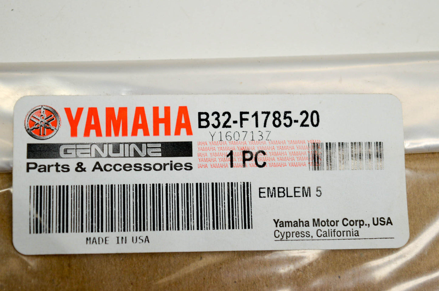New OEM Yamaha B32-F1785-20-00 Emblem NOS