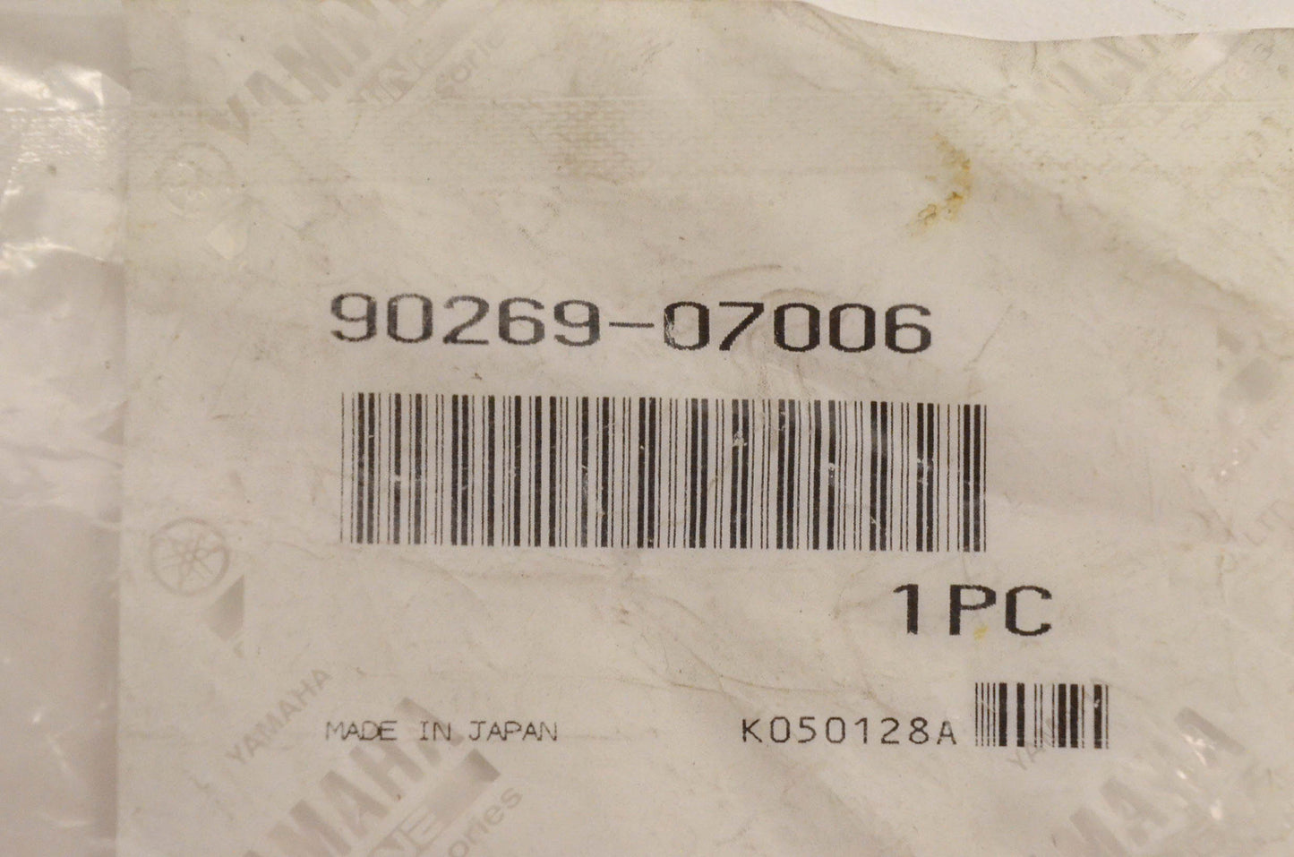 New OEM Yamaha 90269-07006-00 Rivet NOS