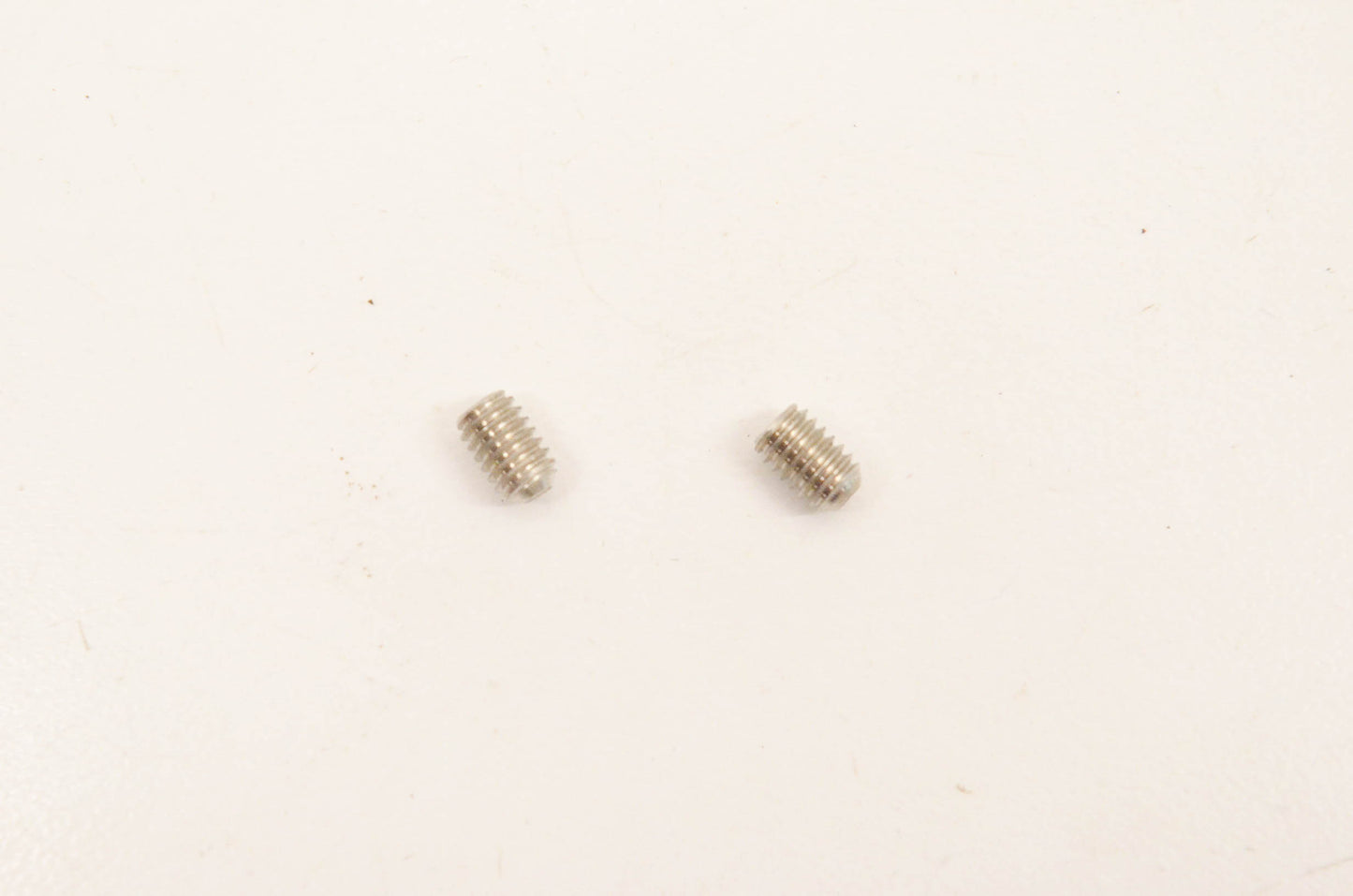 Aftermarket 206540660, P206540660 Set Socket Screws Qty 2 NOS