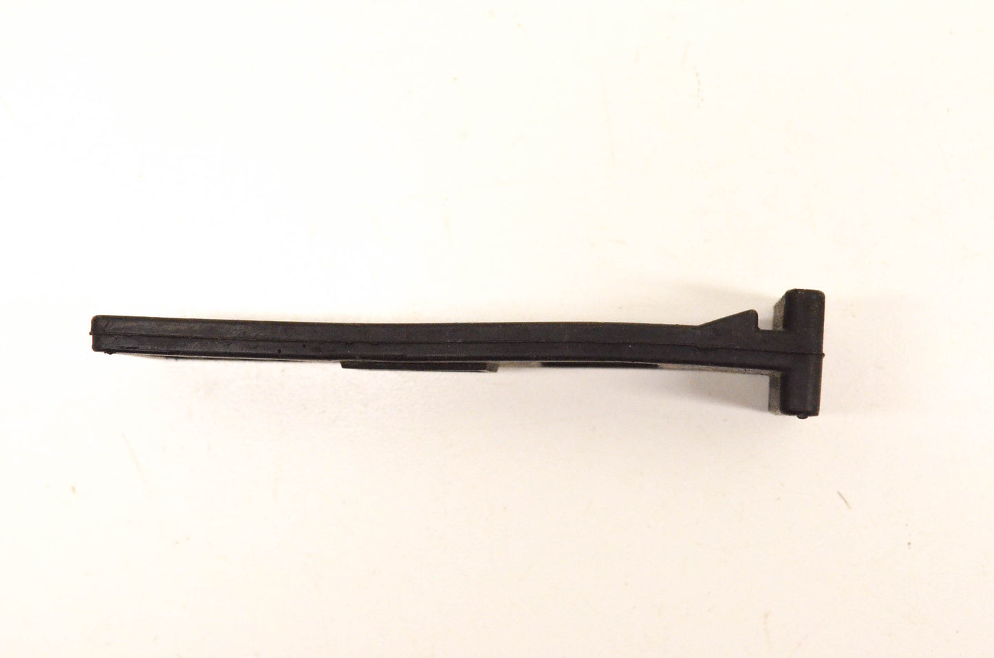 Aftermarket 570275300, P570275300 Rubber Latch NOS
