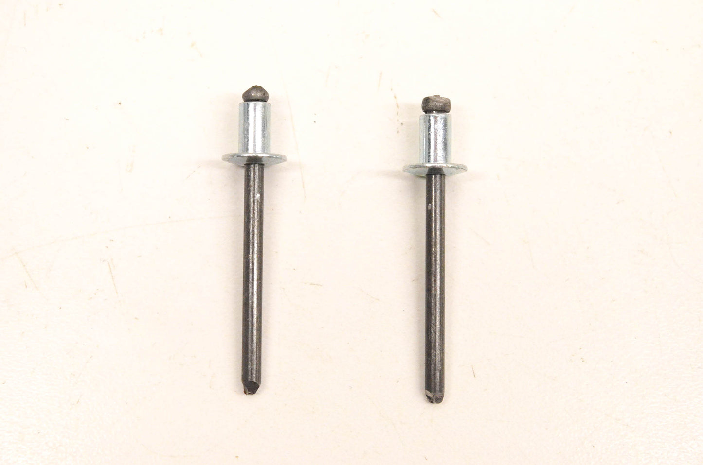 Aftermarket 390402400, P390402400 Pop Rivets Qty 2 NOS