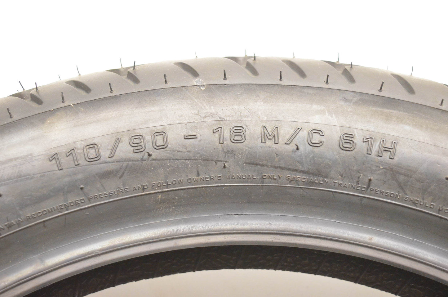Metzeler ME880 Marathon 110/90-18 M/C 61H Front Tire NOS