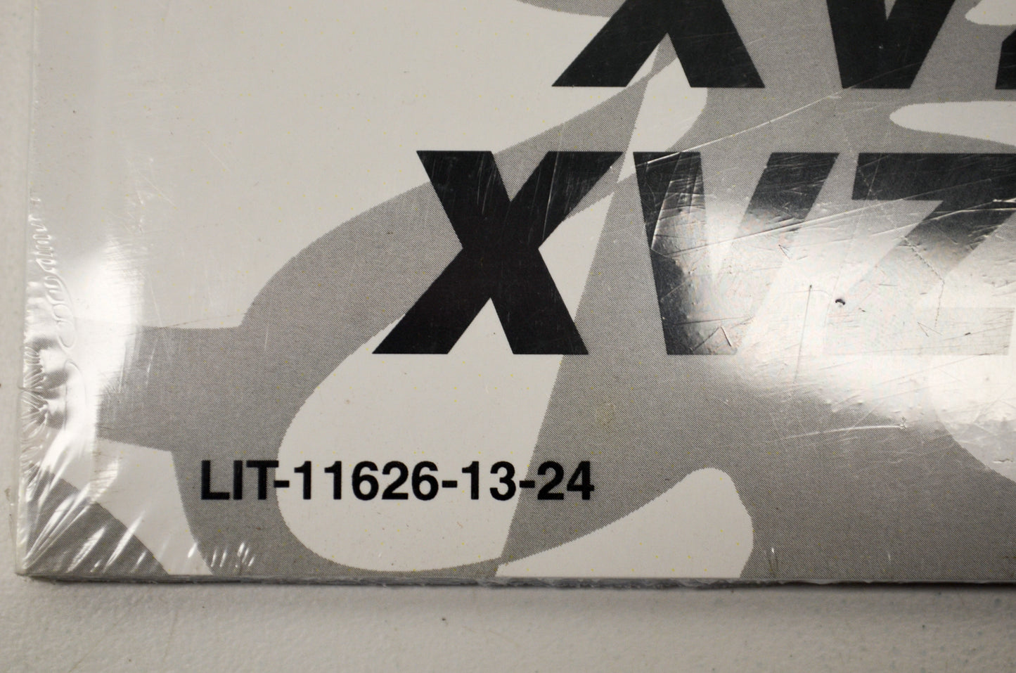 New OEM Yamaha LIT-11626-13-24 XVZ13AM(C) XVZ13ATM(C) Owner's Manual NOS