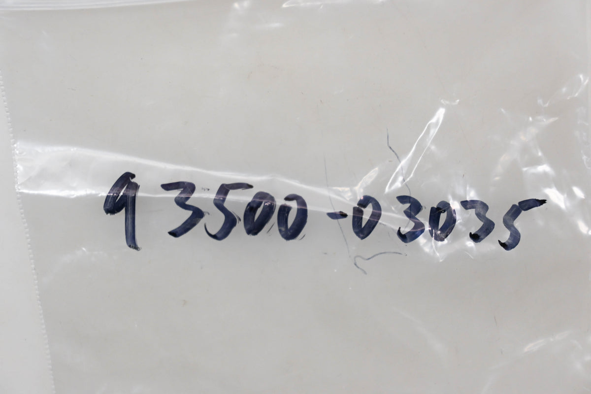 New OEM Yamaha 93500-03035, 93500-03035-00 Pan Screw 3x35 Qty 1 NOS