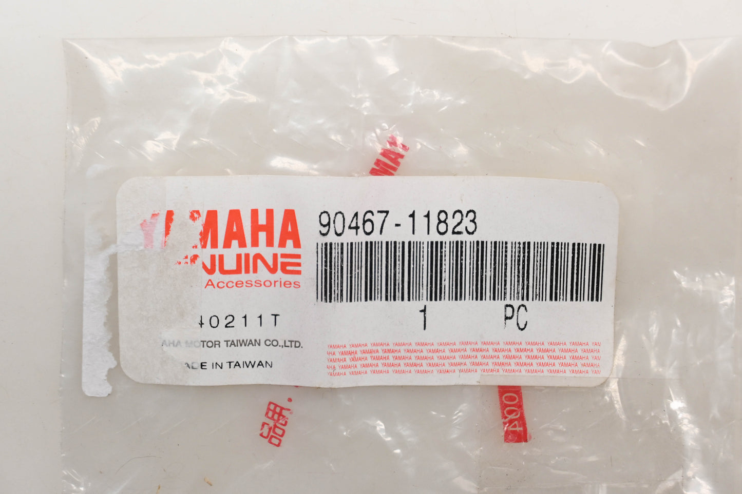 New OEM Yamaha 90467-11823-00 Clip Qty 1 NOS