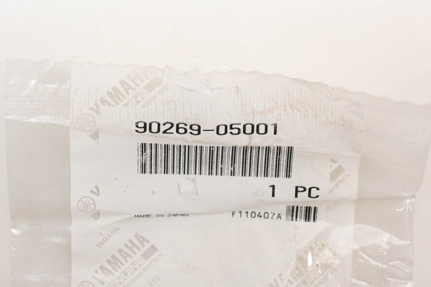 New OEM Yamaha 90269-05001-00 Rivet Qty 1 NOS