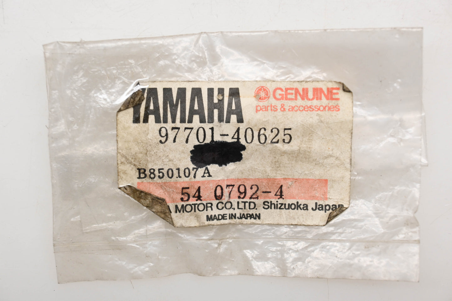 New OEM Yamaha 97701-40625-00 Pan Screws Qty 2 NOS