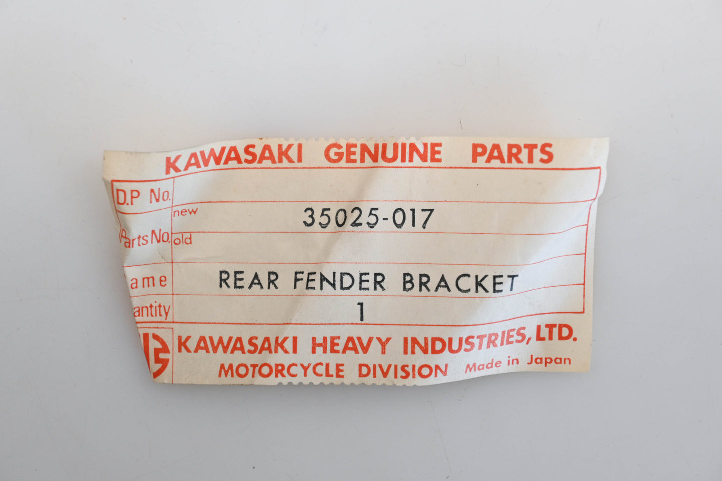 New OEM Kawasaki 35025-017 Rear Fender Bracket Qty 1 NOS