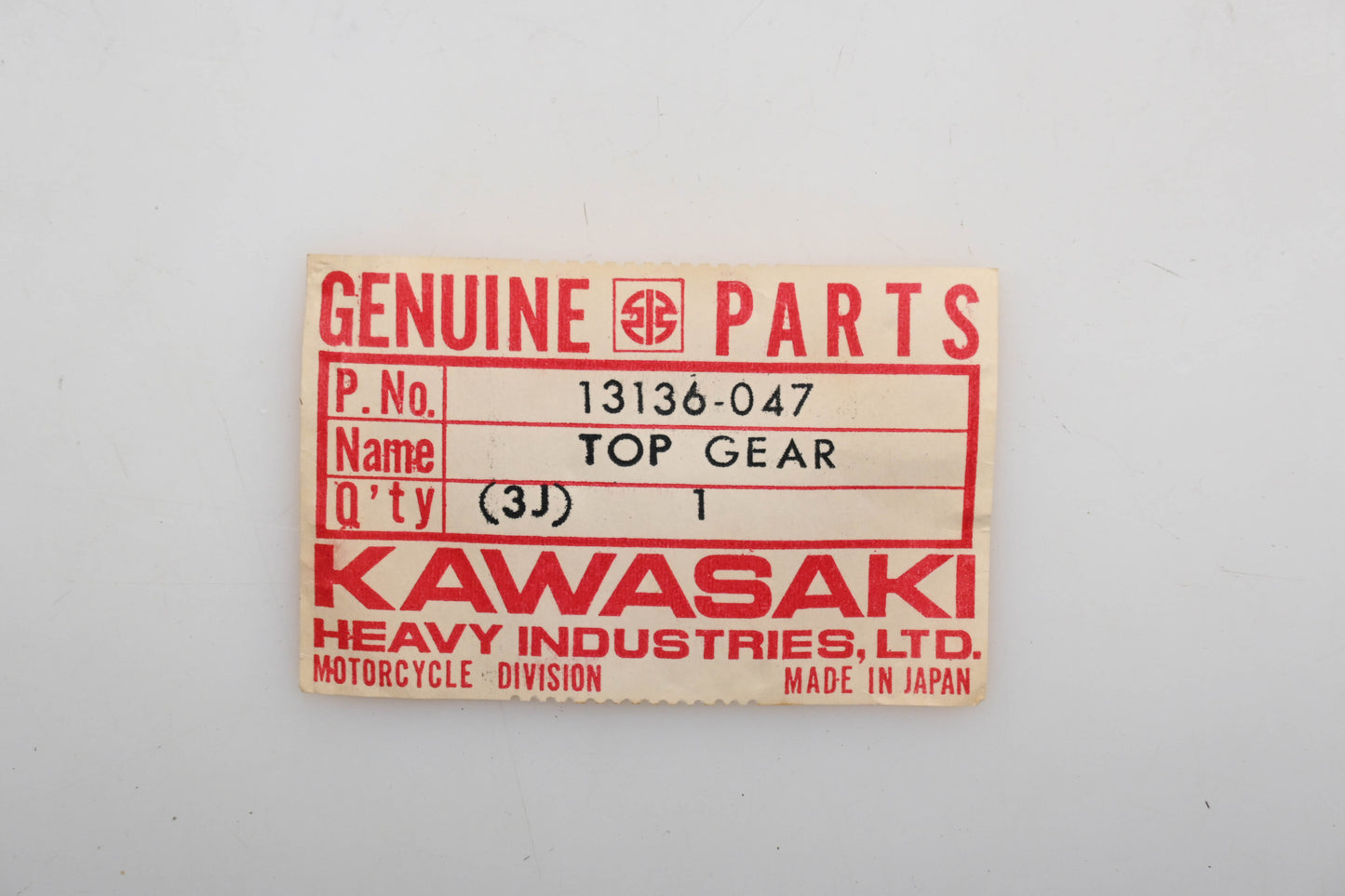 New OEM Kawasaki 13136-047 Drive Shaft Top Gear Qty 1 NOS