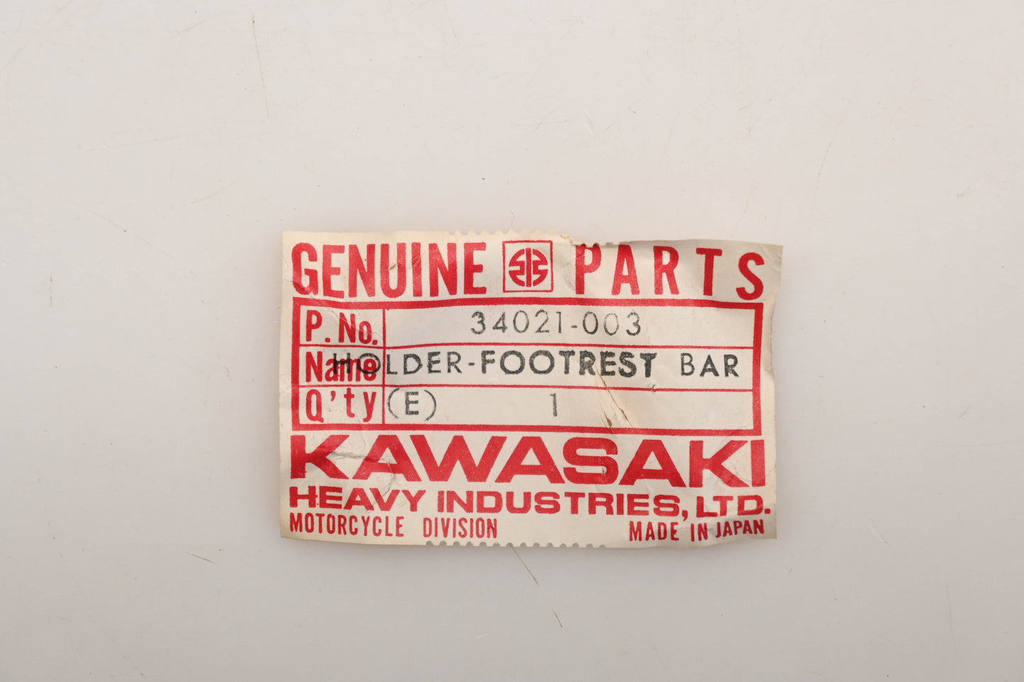 New OEM Kawasaki 34021-003 Right Hand Footrest Bar Holder Qty 1 NOS