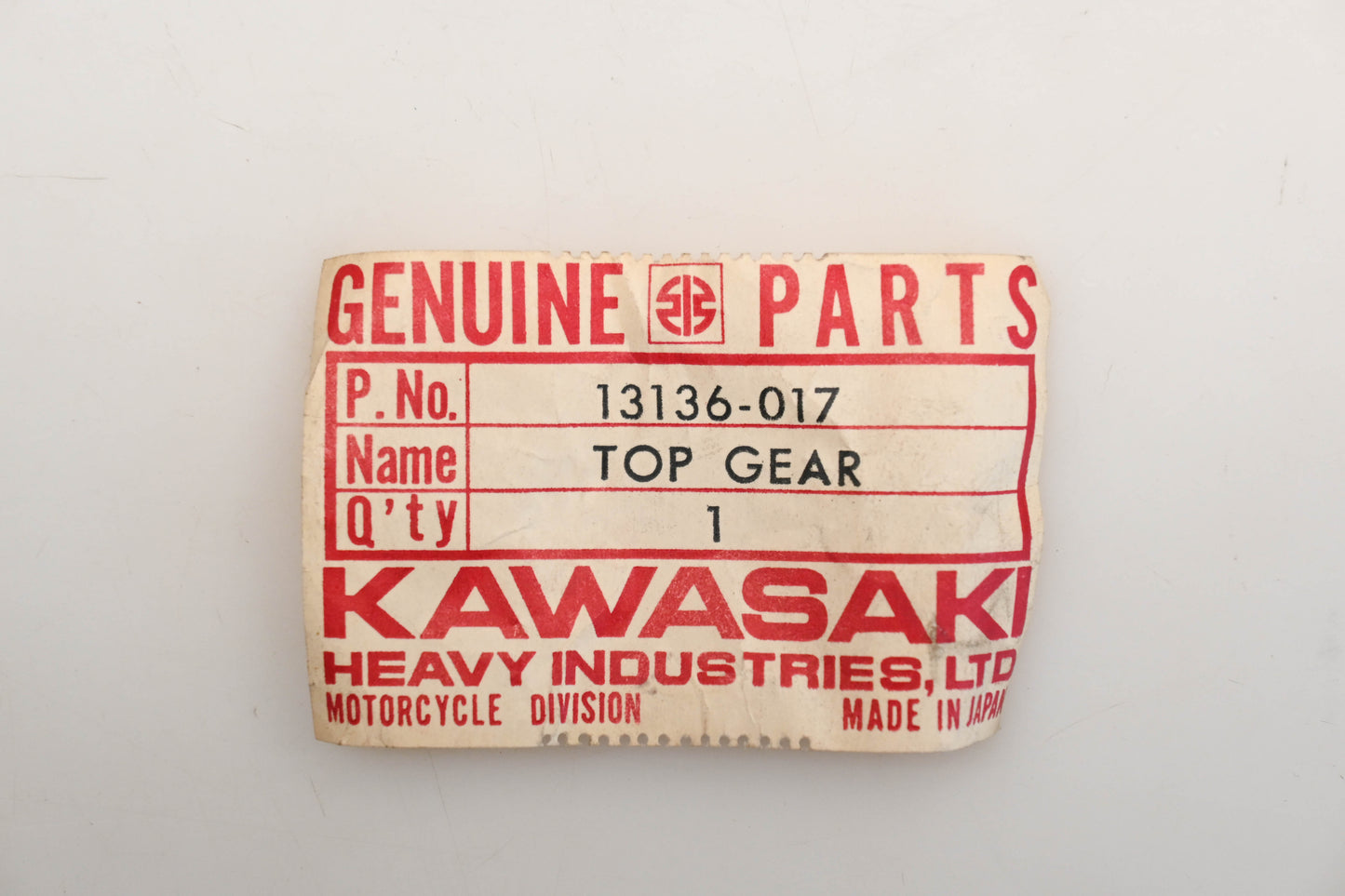 New OEM Kawasaki 13136-017 Top Gear Drive Shaft Qty 1 NOS