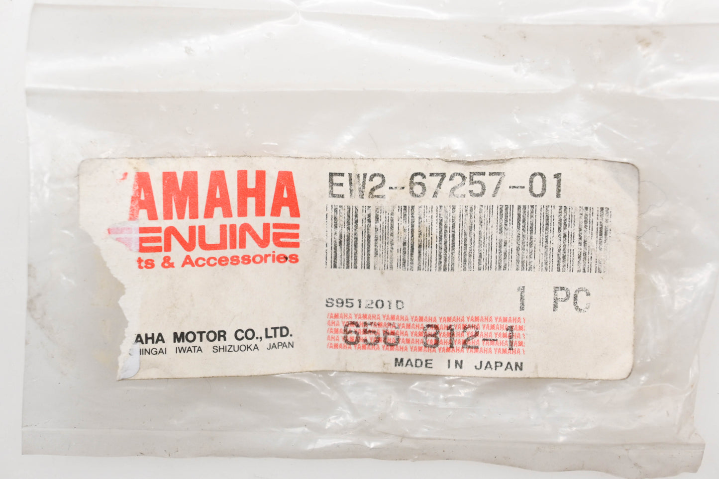 New OEM Yamaha EW2-67257-01-00 Shaft Qty 1 NOS