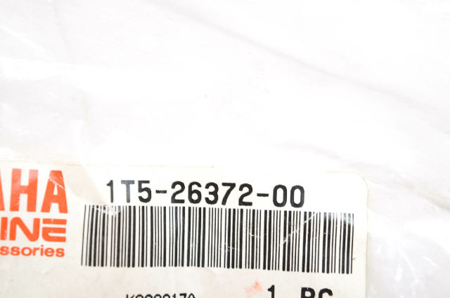 New OEM Yamaha 1T5-26372-00-00 Handle Lever Cover NOS