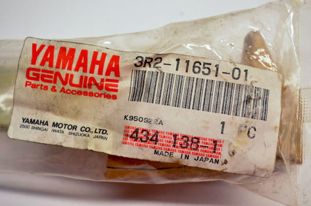 New OEM Yamaha 3R2-11651-01-00 Connection Rod NOS
