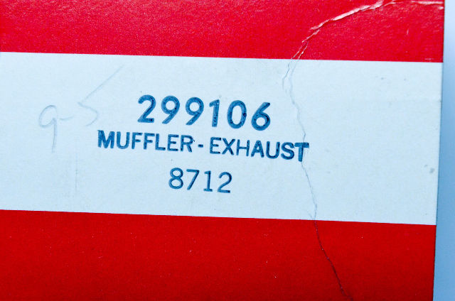 OEM Briggs & Stratton 299106 Exhaust Muffler NOS