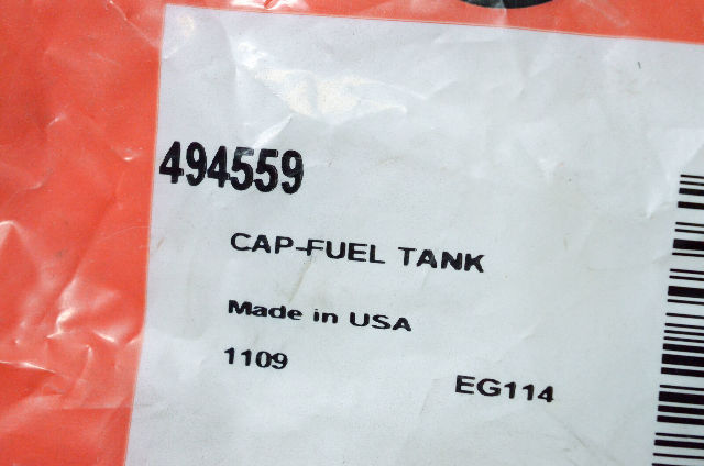 OEM Briggs & Stratton 494559 Fuel Tank Cap NOS