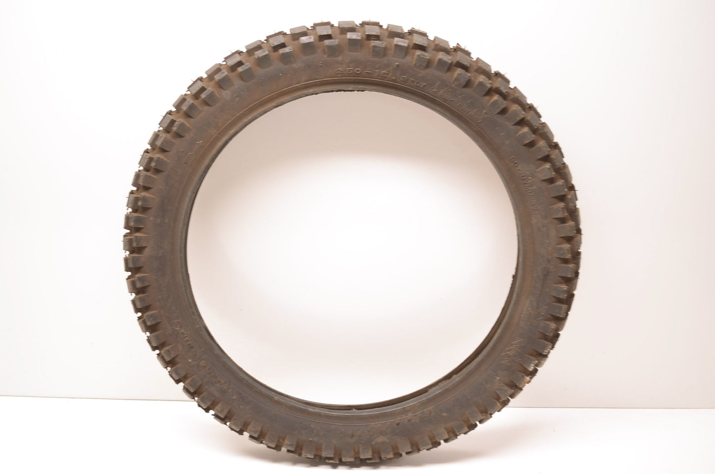 NEW Chen Shin Tire 2.50-15