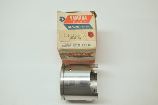 OEM Yamaha 401-11636-00-00 Piston 2 O/S 0.50 NOS