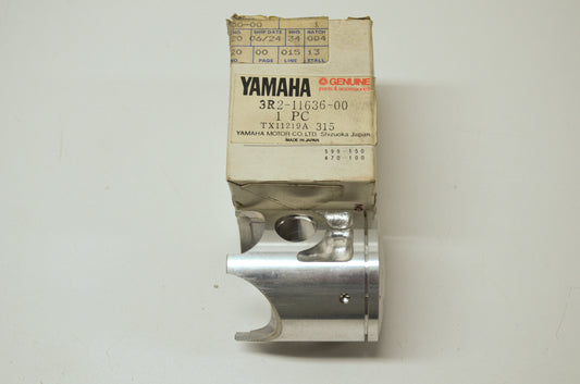 OEM Yamaha 3R2-11636-00-00 Piston 2 O/S 0.50 NOS