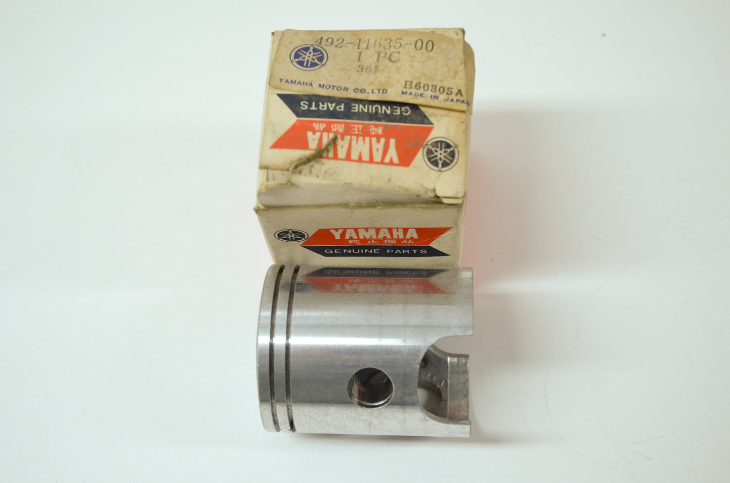 OEM Yamaha 492-11635-00-00 Piston 1 O/S 0.25 NOS