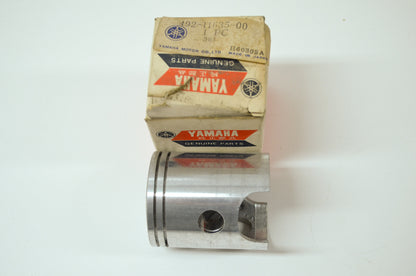 OEM Yamaha 492-11635-00-00 Piston 1 O/S 0.25 NOS