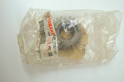 OEM Yamaha 2VM-17251-01-00 Wheel Gear 5th NOS