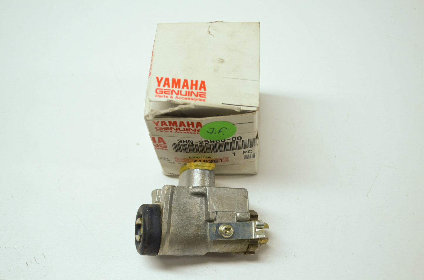 OEM Yamaha 3HN-25980-00-00 Wheel Cylinder NOS