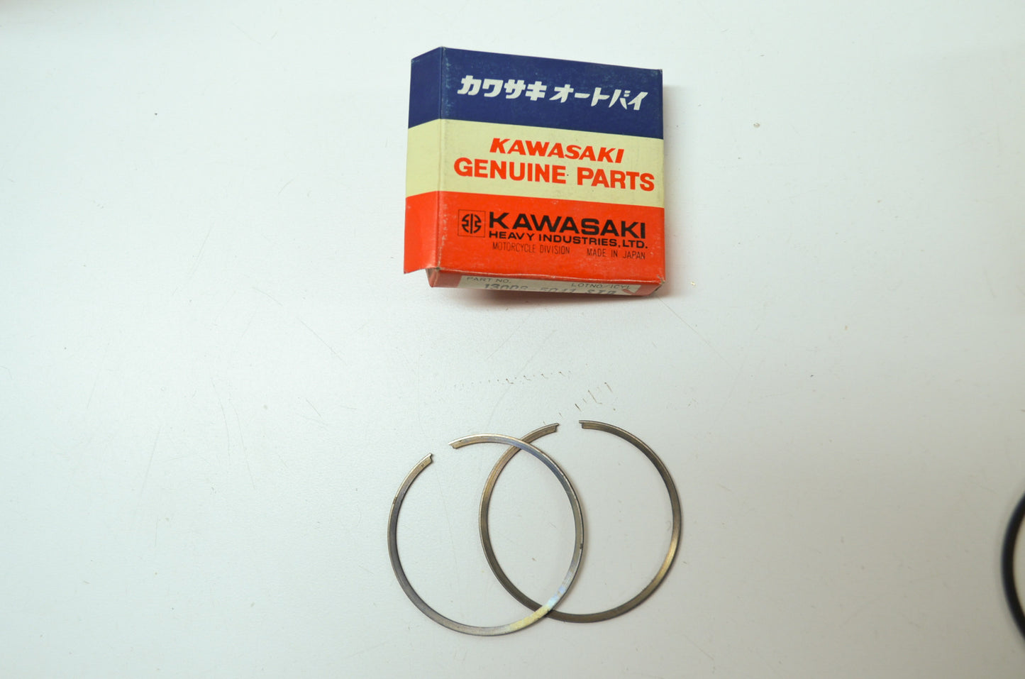 OEM Kawasaki 13008-5041 Piston Ring Set NOS