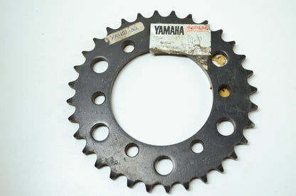 OEM Yamaha 256-25432-20-33 Driven Sprocket 32T NOS