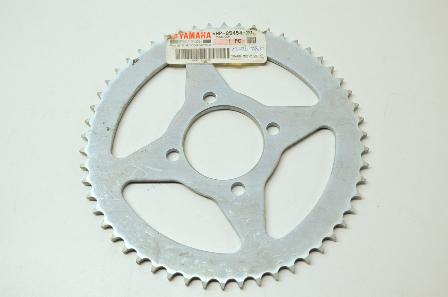 OEM Yamaha 5HP-25454-20-00 Driven Sprocket 54T NOS