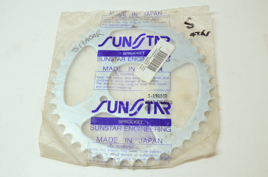 NEW Sunstar Suzuki Sprocket 42T 1985-1992 LT250R 64511-19A00 NOS
