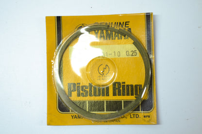 OEM Yamaha 5X5-11601-10-00 Piston Ring 1st Set NOS