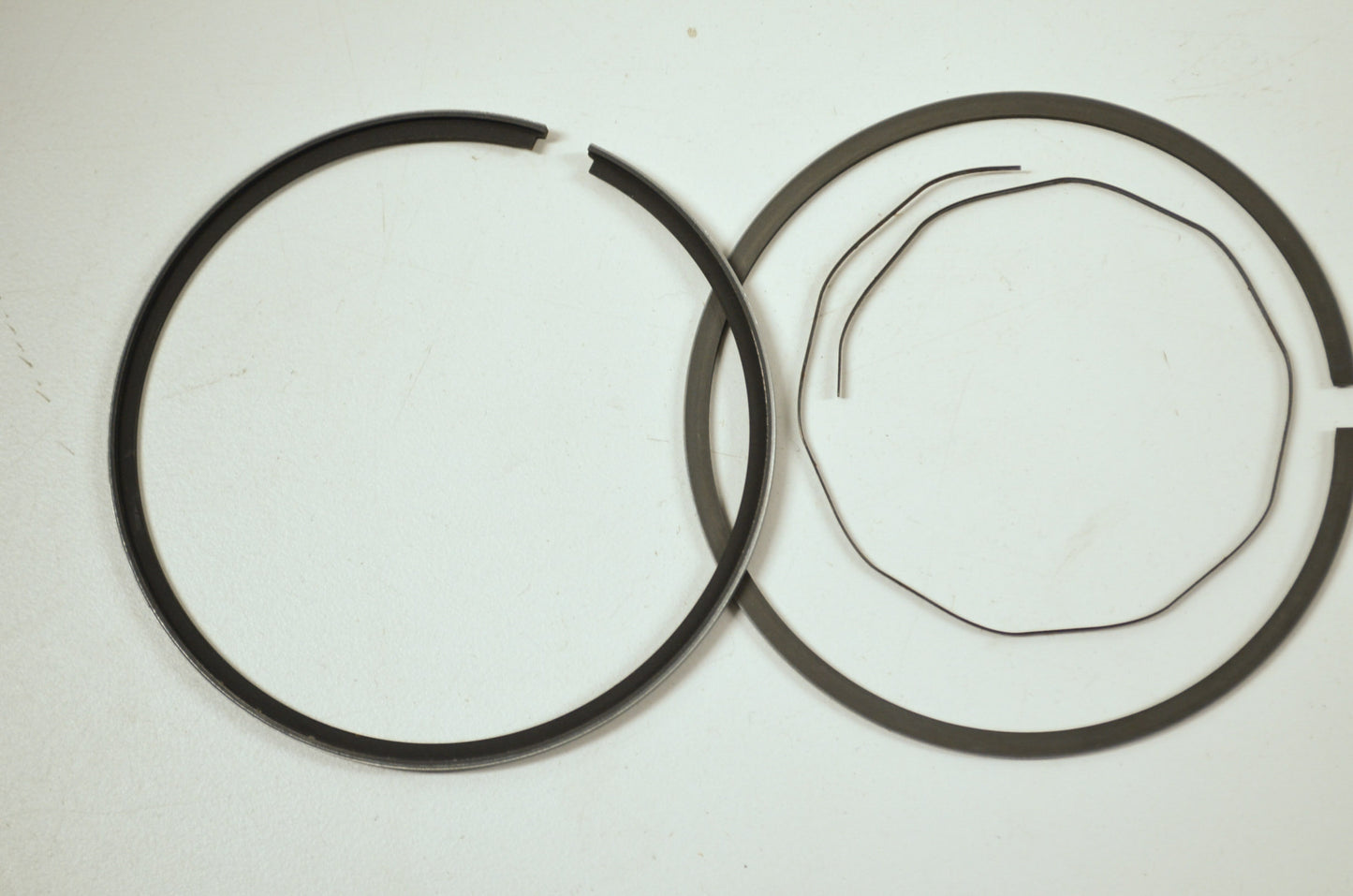 OEM Yamaha 445-11610-30-00 Piston Ring Set 3 NOS