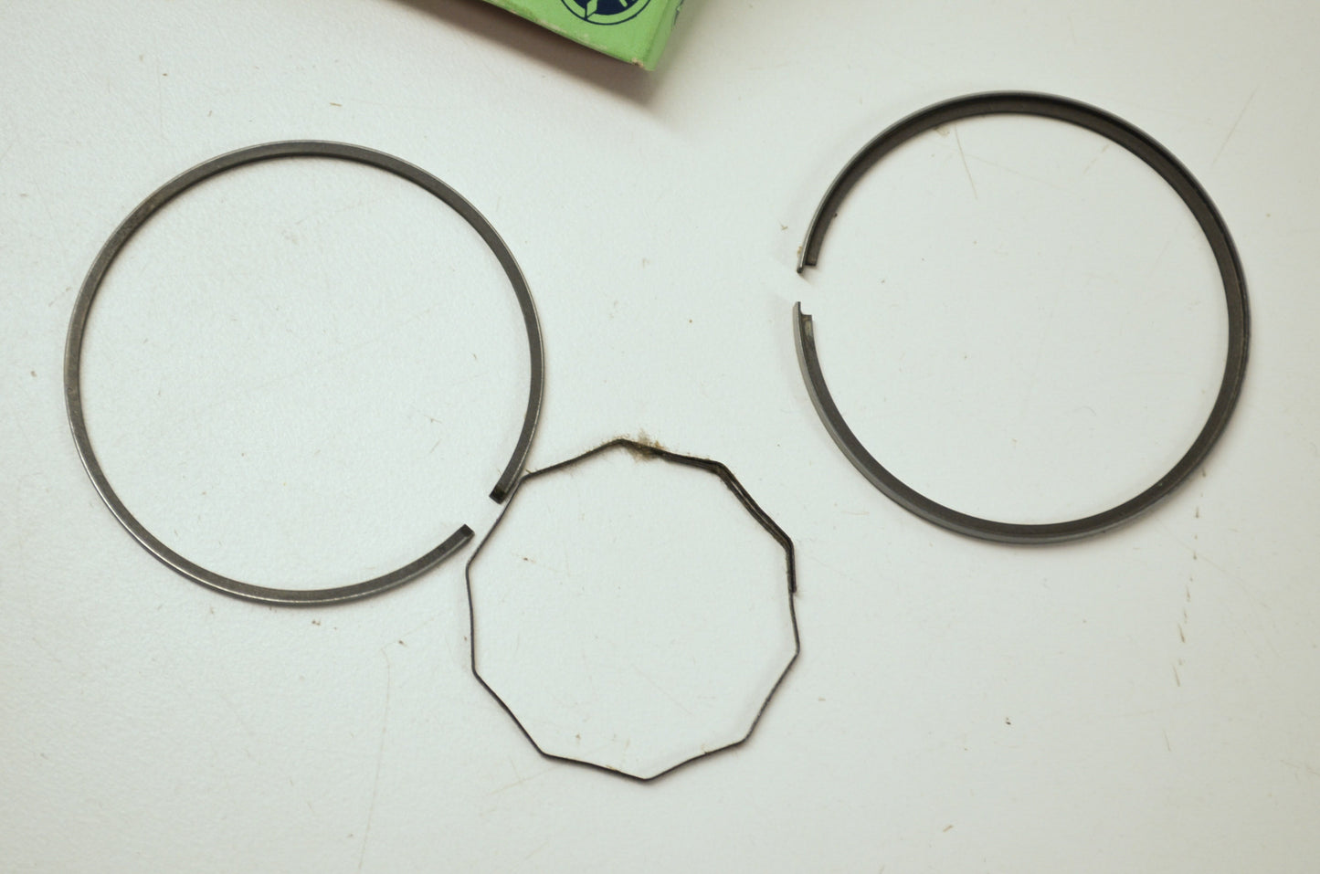 OEM Yamaha 437-11610-40-00 Piston Ring 4th Set NOS