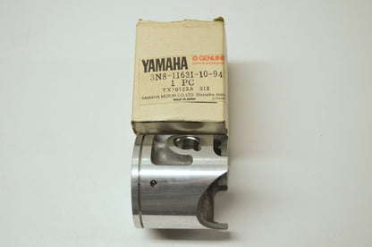 OEM Yamaha 3N8-11631-10-94 Piston STD NOS