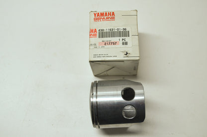 OEM Yamaha 438-11631-01-96 Piston STD NOS