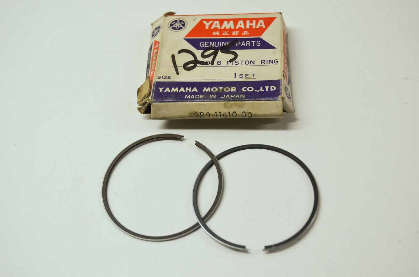 OEM Yamaha 3R9-11610-00-00 Piston Ring Set STD NOS