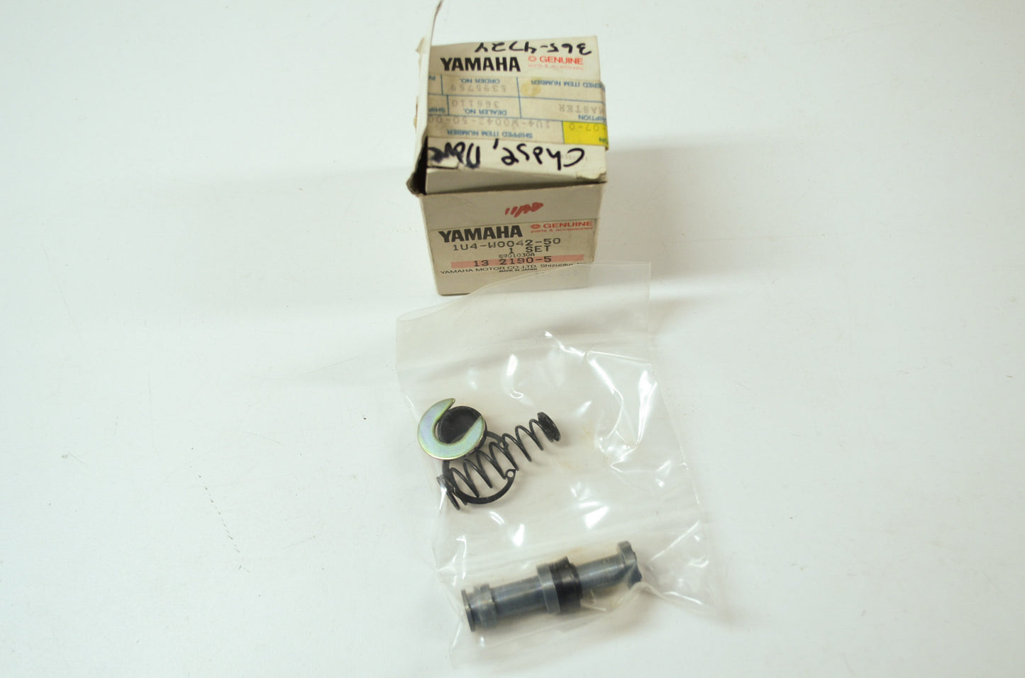 OEM Yamaha 1U4-W0042-50-00 Master Cylinder Kit NOS