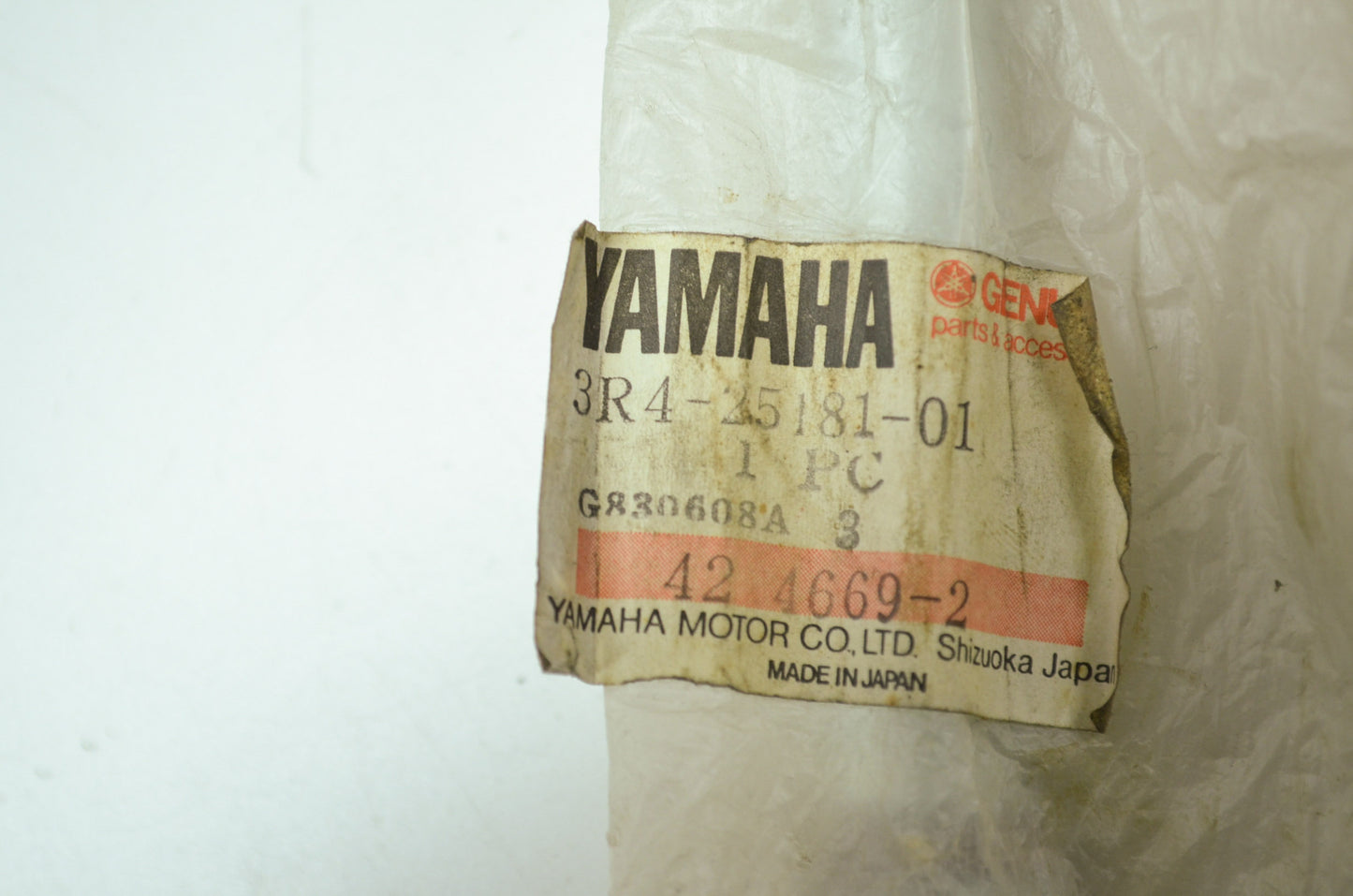 OEM Yamaha 3R4-25181-01-00 Wheel Axle NOS