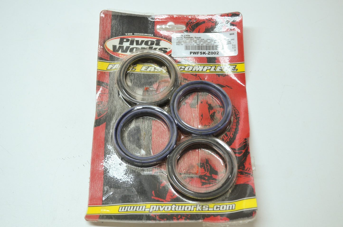 NEW Pivot Works Honda Fork Seal Kit CR250 CRF250 CRF450 PWFSK-Z002 NOS