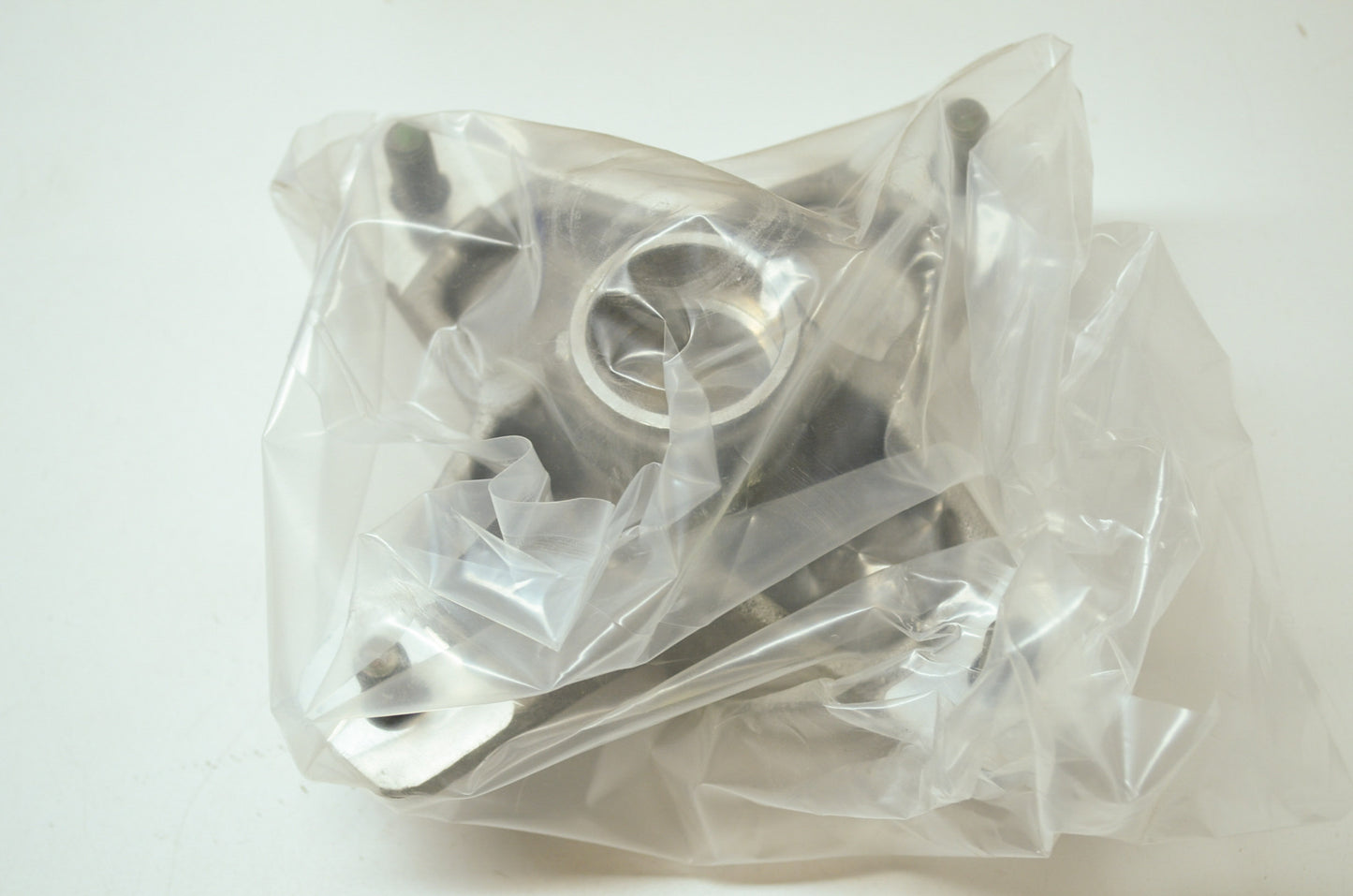 OEM Yamaha 1UY-25111-02-00 Front Hub NOS