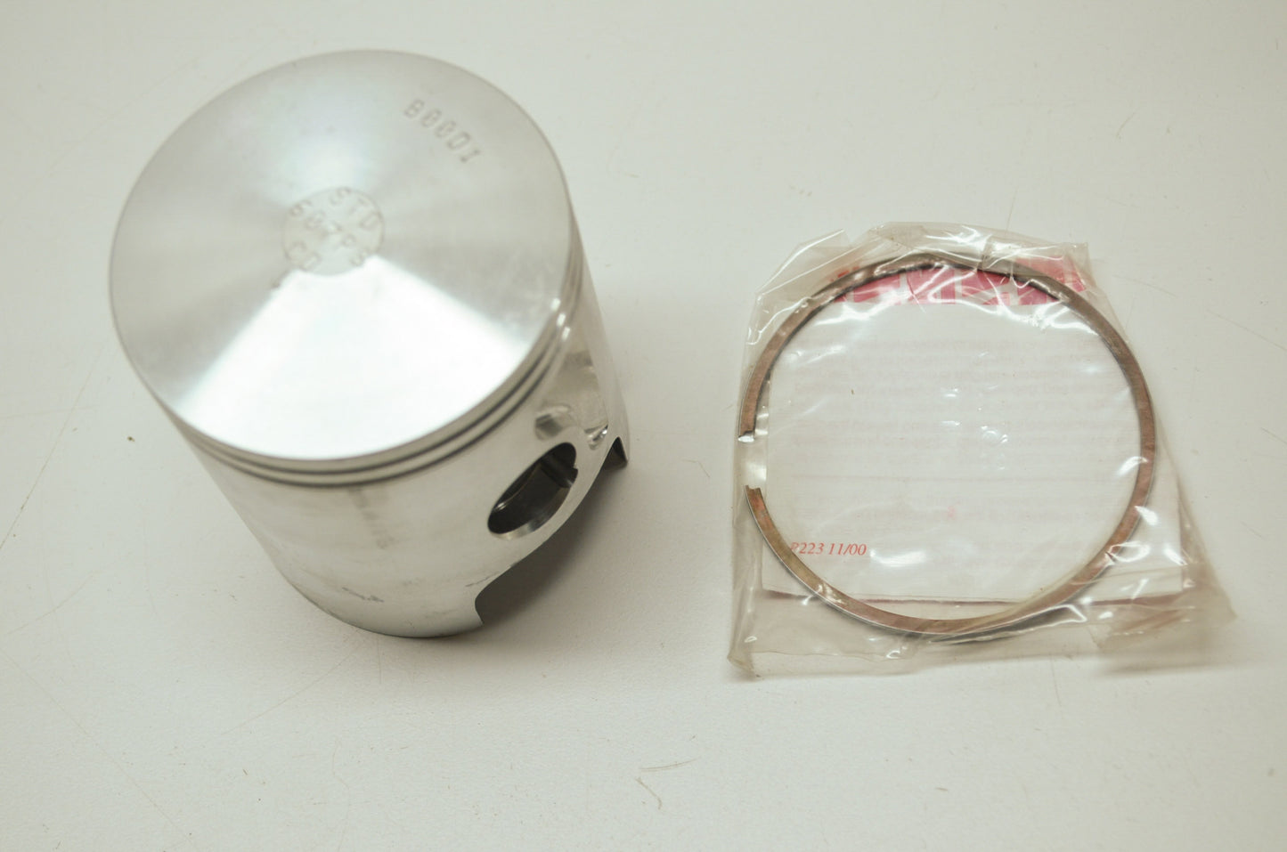 NEW Wiseco Kawasaki Piston Standard 67.40mm 1990-1991 KX250 607PS NOS