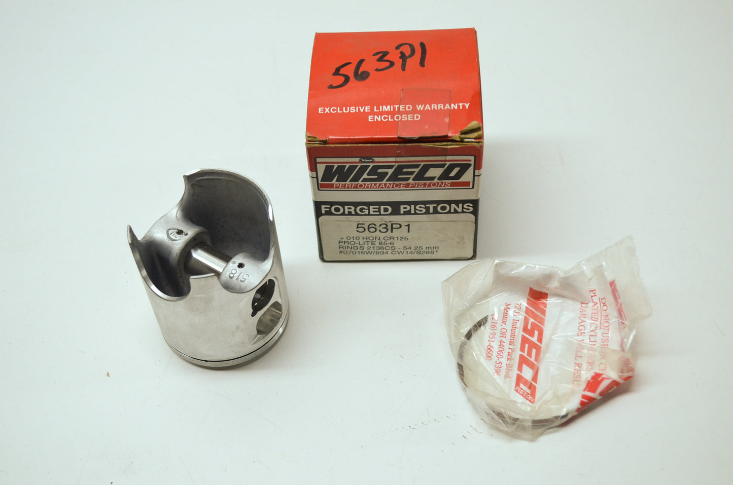 NEW Wiseco Piston Kit .010 OS 1985-1986 Honda CR125 563P1 NOS