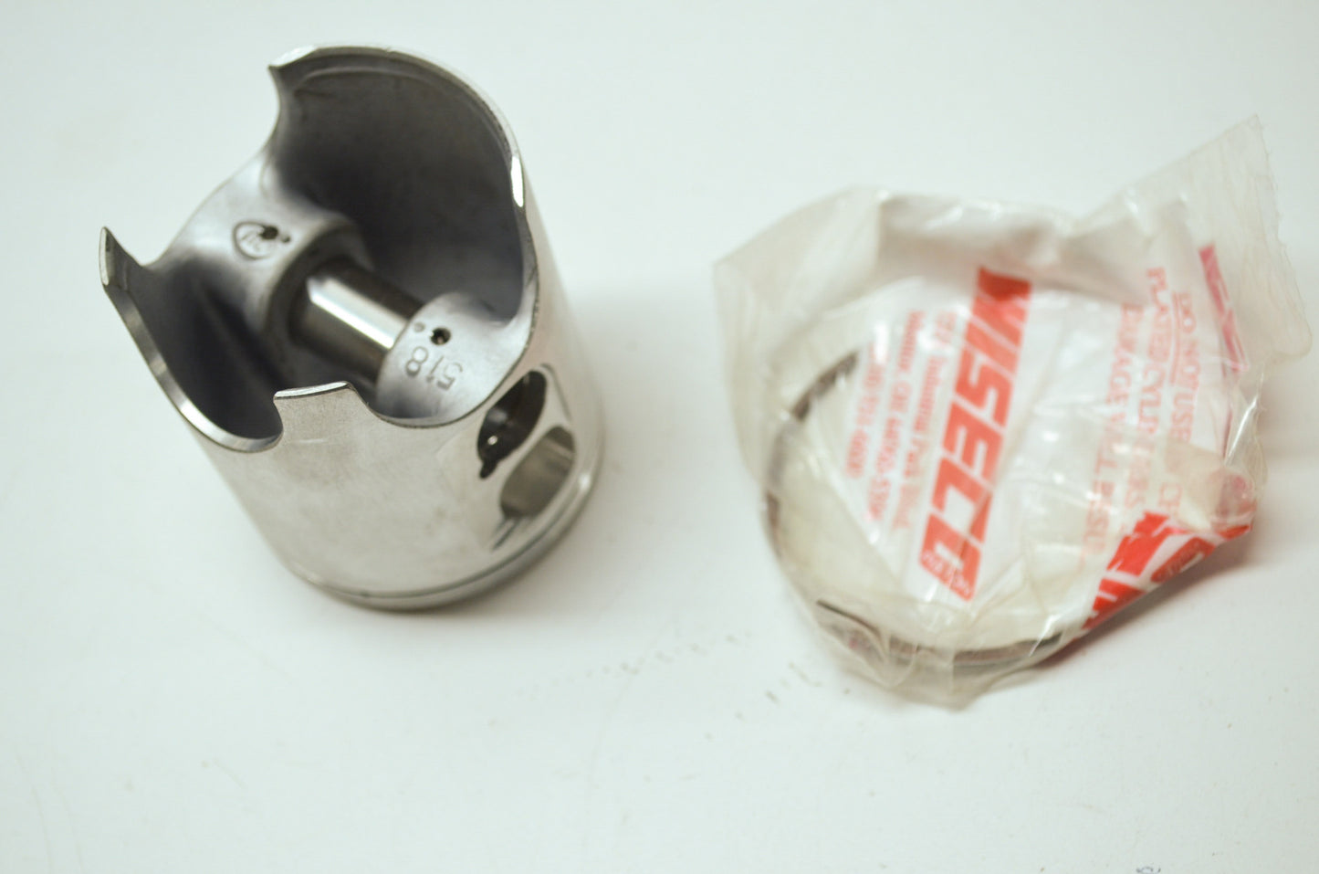 NEW Wiseco Piston Kit .010 OS 1985-1986 Honda CR125 563P1 NOS