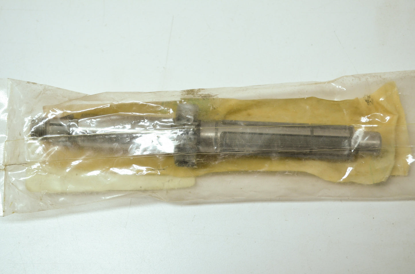 OEM Yamaha 4ES-17411-01-00 Main Axle NOS