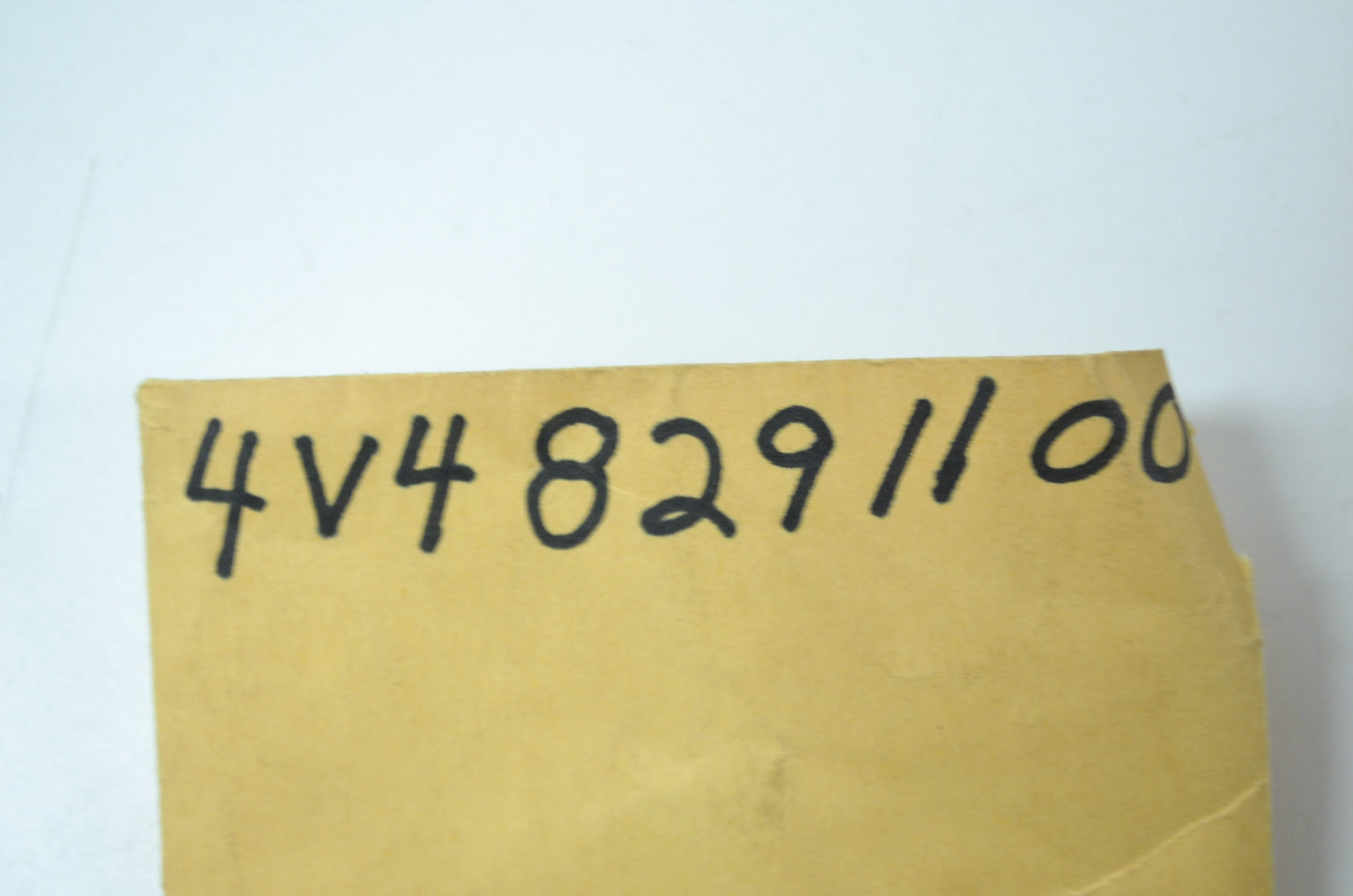 OEM Yamaha 4V4-82911-00-00 Lever Holder 1 NOS