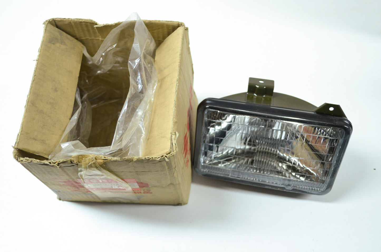 NEW OEM Suzuki Sealed Beam Headlight 86-88 SP125 35121-44A30 NOS