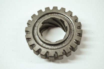 OEM Yamaha 1J7-15527-02-00 Kick Gear 5 NOS