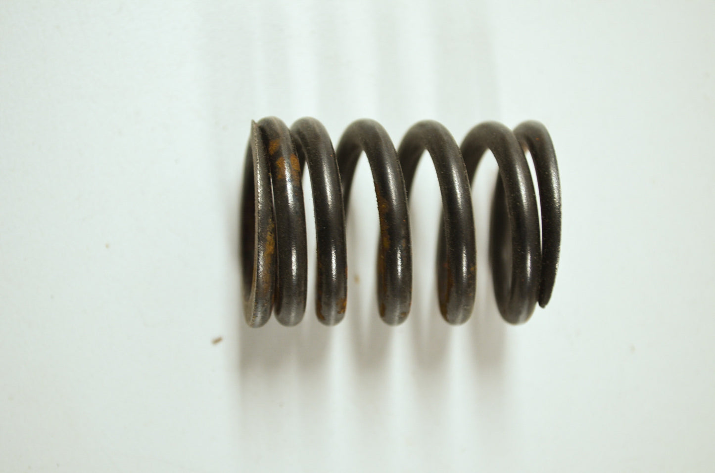 OEM Yamaha 1UY-12114-01-00 Outer Valve Spring NOS